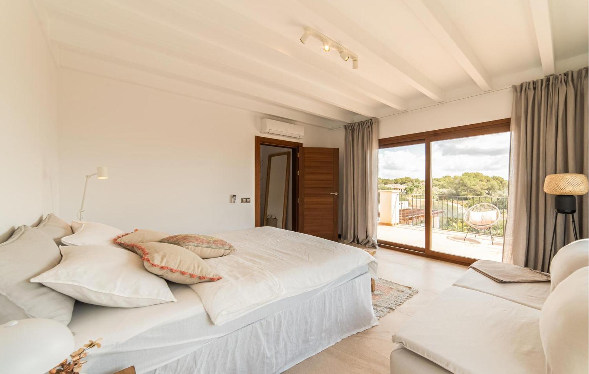 With Pool And Sea View El Estanyol